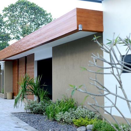 Reddoorz Syariah Plus Near Banyuwangi Airport Exteriör bild