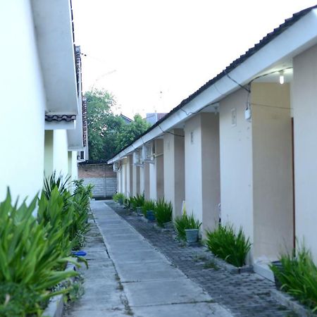 Reddoorz Syariah Plus Near Banyuwangi Airport Exteriör bild