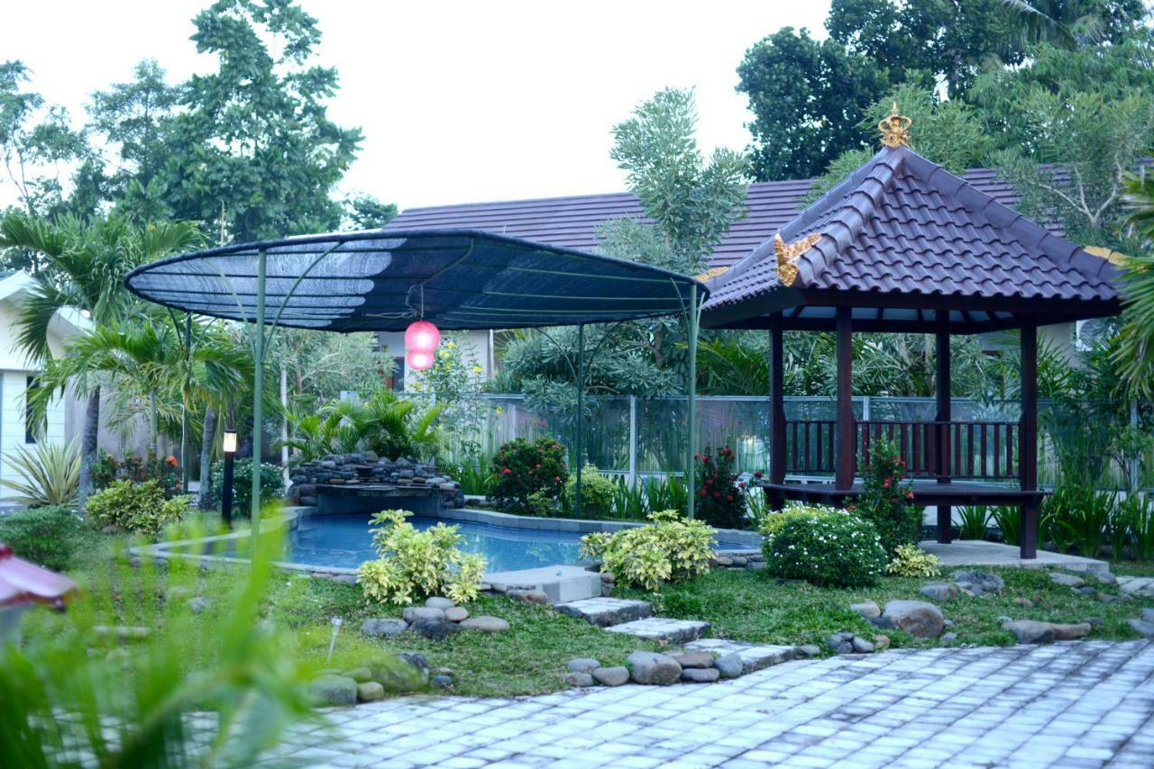 Reddoorz Syariah Plus Near Banyuwangi Airport Exteriör bild