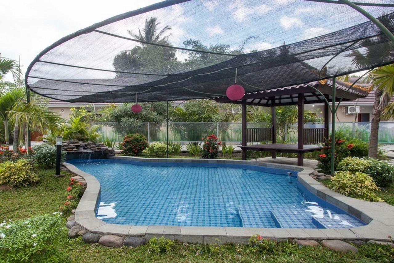 Reddoorz Syariah Plus Near Banyuwangi Airport Exteriör bild