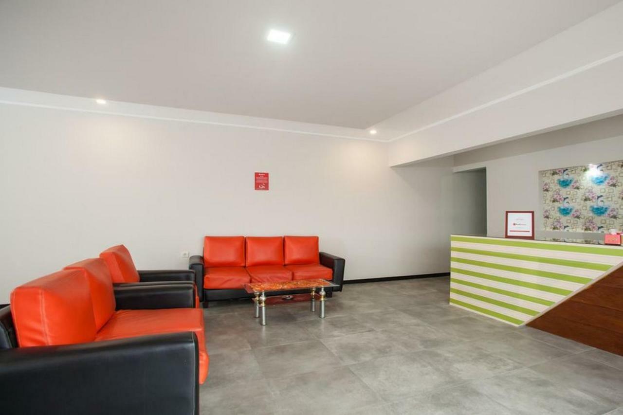 Reddoorz Syariah Plus Near Banyuwangi Airport Exteriör bild