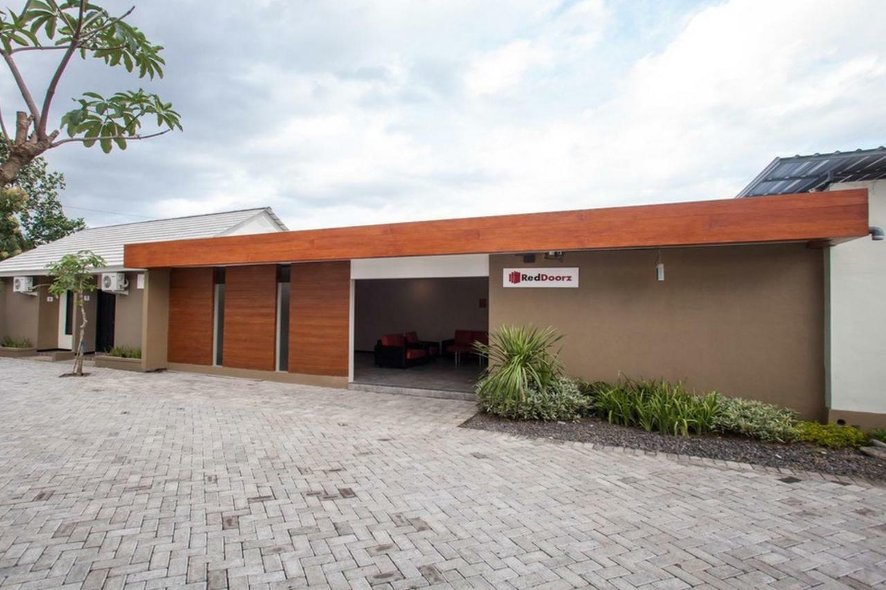 Reddoorz Syariah Plus Near Banyuwangi Airport Exteriör bild